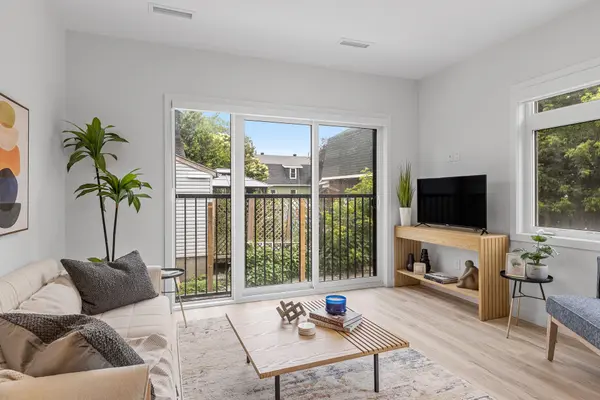 177 Armstrong ST #107, West Centre Town, ON K1Y 2W2