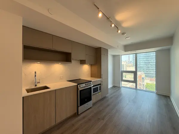 100 Queen ST E #1502, Toronto C08, ON M5C 0B5