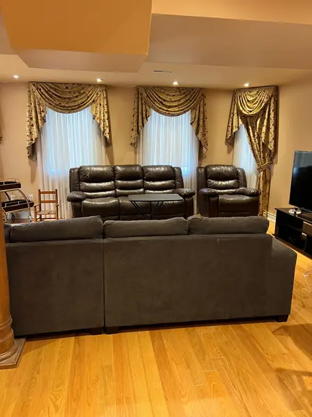 44 Ann Louise CRES #Bsmt, Markham, ON L3S 0A8