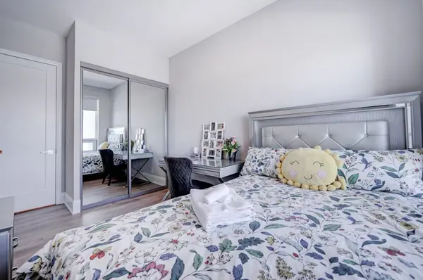 12 Gandhi LN #B 3607, Markham, ON L3T 0G8