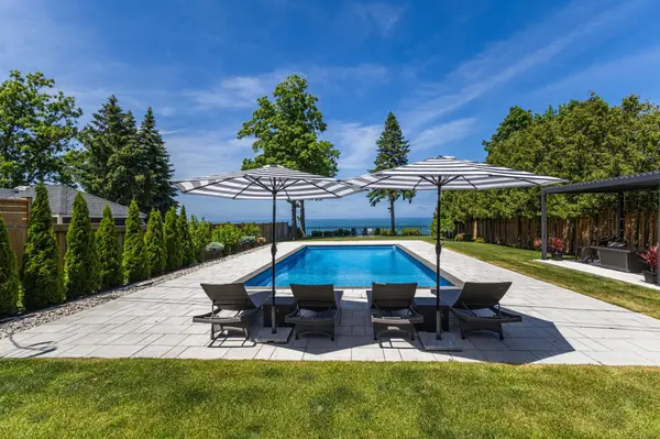 7 Campview RD, Hamilton, ON L8E 5E2