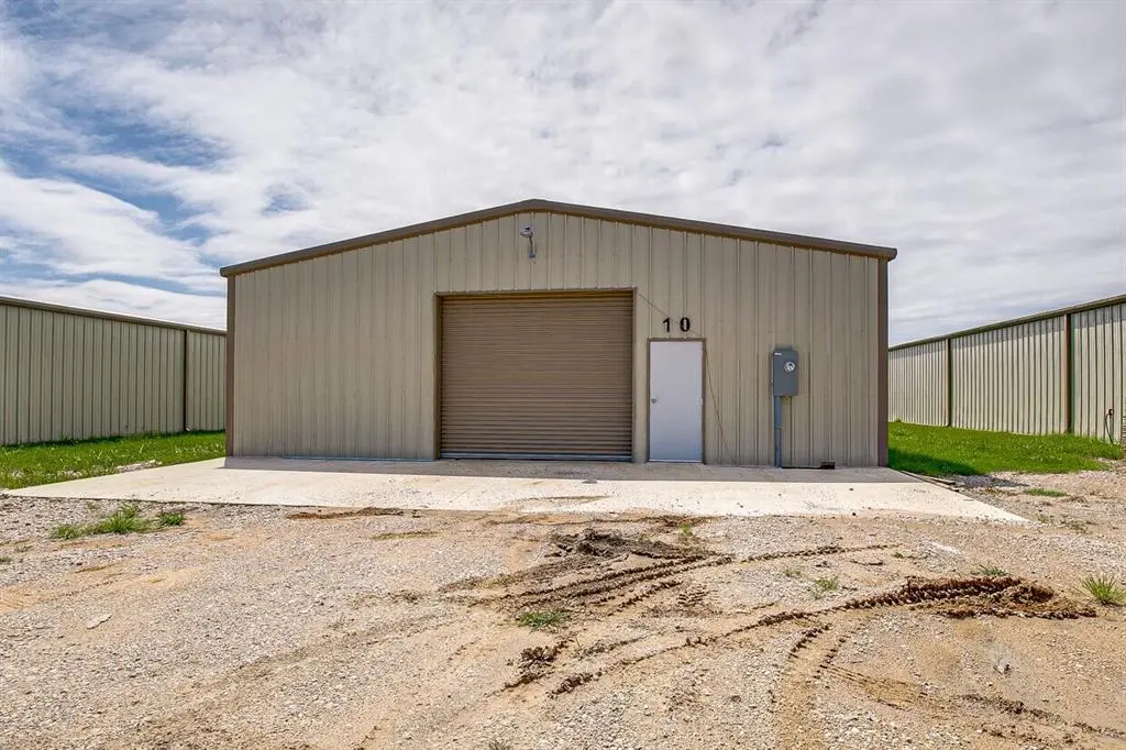 8723 Fm 2728 #8, Terrell, TX 75161