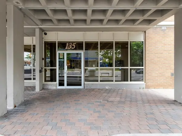 135 Marlee AVE #403, Toronto W04, ON M6B 4C6