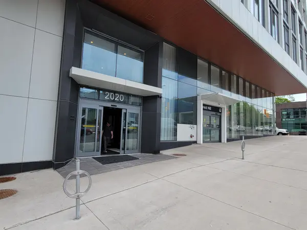 2020 Bathurst ST #1017, Toronto C03, ON M5P 0A6