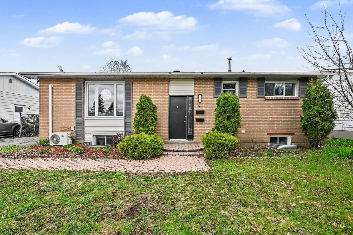 91 Sheldrake DR, Kanata, ON K2L 1T1