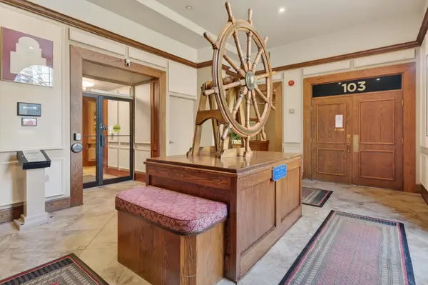 20 Gore ST #402, Kingston, ON K7L 2L1