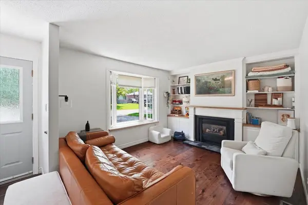 24 Harvest CRES, Belleville, ON K8P 4M3