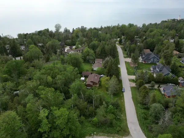 321 Tyendinaga RD, Huron-kinloss, ON N2Z 2X3