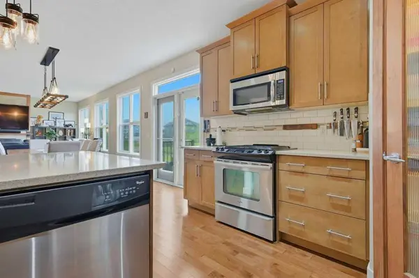 256 Boulder Creek DR SE, Langdon, AB T0J 1X3