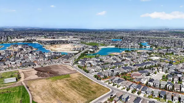 195 Magnolia TER SE, Calgary, AB T3M 3N2