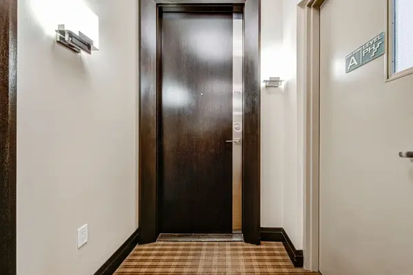 15 Viking LN #PH5, Toronto W08, ON M9B 0A4