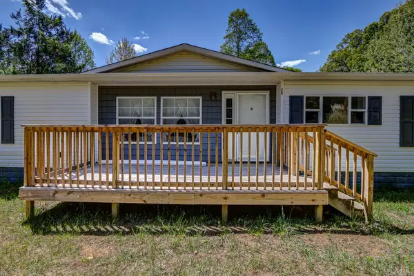 102 Slow Water Ct, Sandy Level, VA 24161