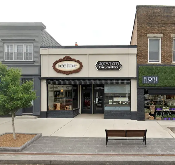 175-177 Lakeshore RD E, Oakville, ON L6J 1H5