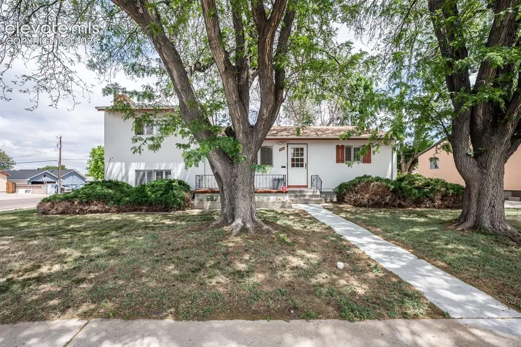 2100 Elmwood LN, Pueblo, CO 81005