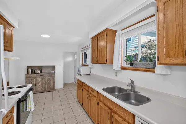 22 Lonsdale PL, Barrie, ON L4M 4J1