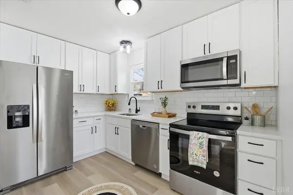 442 W King St, Bedford, VA 24523