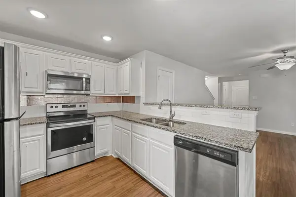 727 W Johnson Street #A, Denison, TX 75020