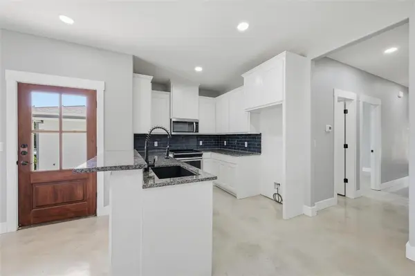 1309 S 5th Avenue #1309, Denison, TX 75021