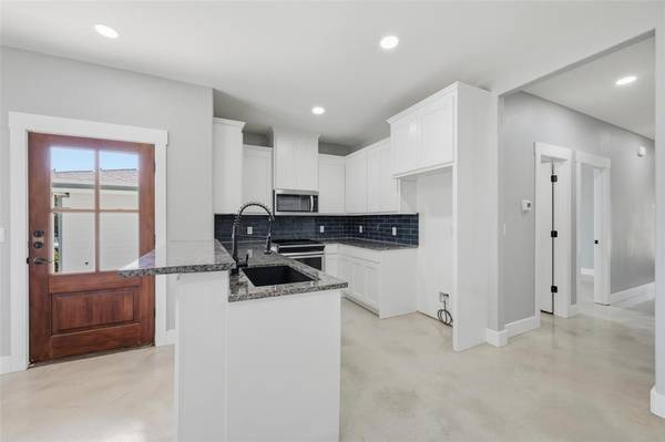 1309 S 5th Avenue #1309, Denison, TX 75021