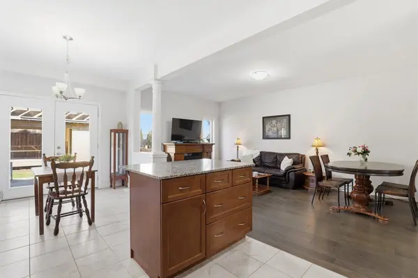 18 Vic Chambers PL, Brant, ON N3L 0E6