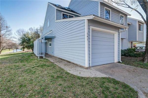 647 Cimarron Trail #647, Irving, TX 75063