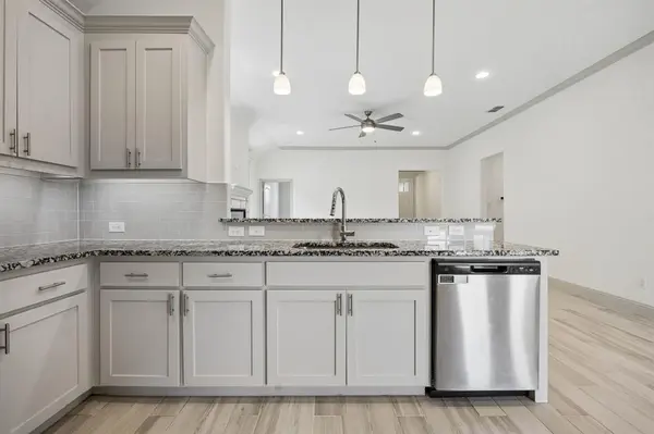 327 Brookview Drive, Lavon, TX 75166