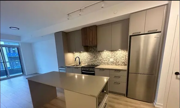 10 Lagerfeld DR, Brampton, ON L7A 5L3