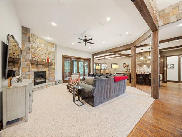 111 Dove Canyon Drive, Gordonville, TX 76245