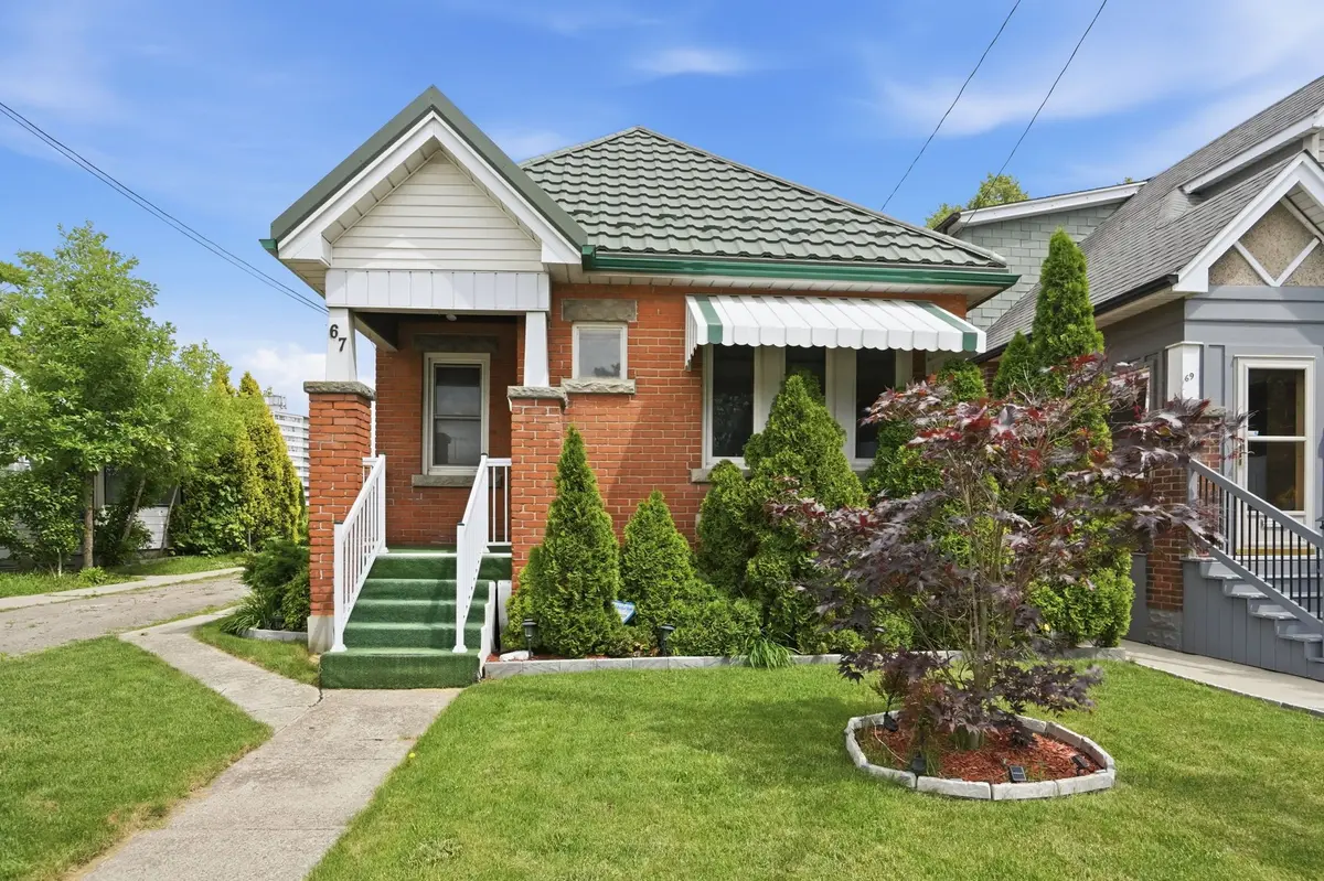 67 Paradise RD S, Hamilton, ON L8S 1S3