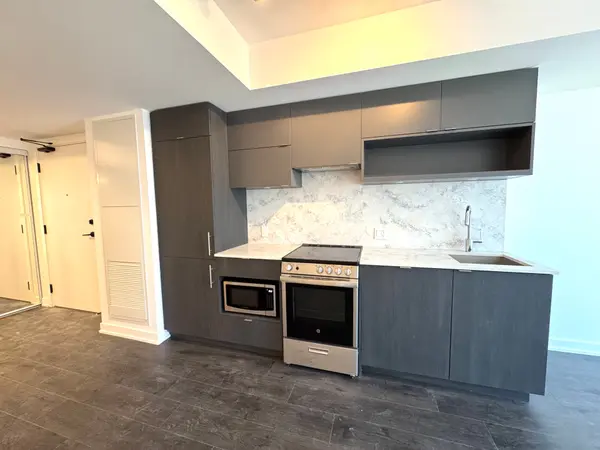 100 Queen ST E #2815, Toronto C08, ON M5C 0B5