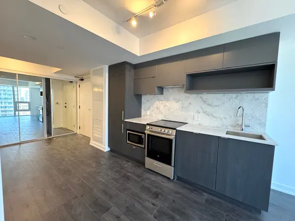 100 Queen ST E #2815, Toronto C08, ON M5C 0B5