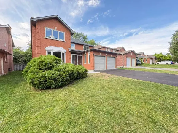 108 Berwick CRES, Richmond Hill, ON L4C 0B7