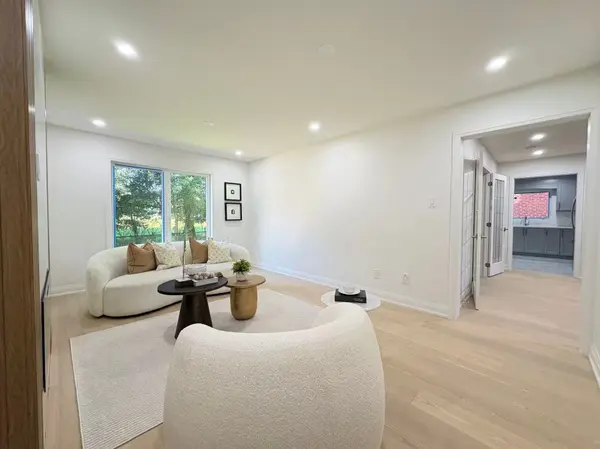 108 Berwick CRES, Richmond Hill, ON L4C 0B7