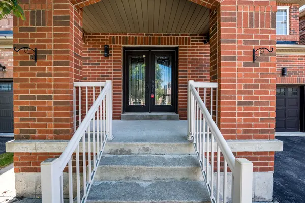 18 Travis CRES, Brampton, ON L7A 0P2