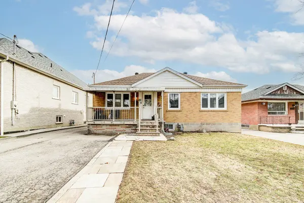 81 Grovedale AVE, Toronto W04, ON M6L 1Y8