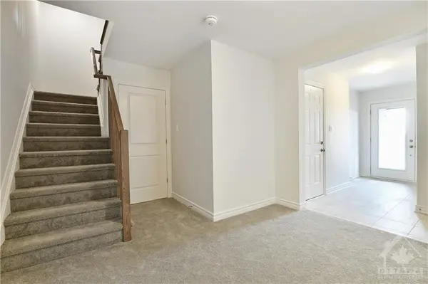 18 Verglas LN, Orleans - Convent Glen And Area, ON K1W 0P5