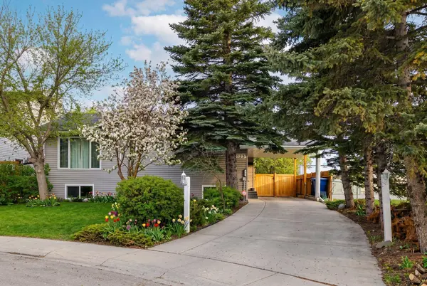 38 Sundance PL SE, Airdrie, AB T4B 1T1