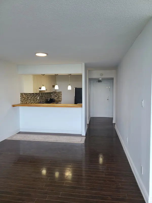 10 Martha Eaton WAY S #2107, Toronto W04, ON M6M 5B3