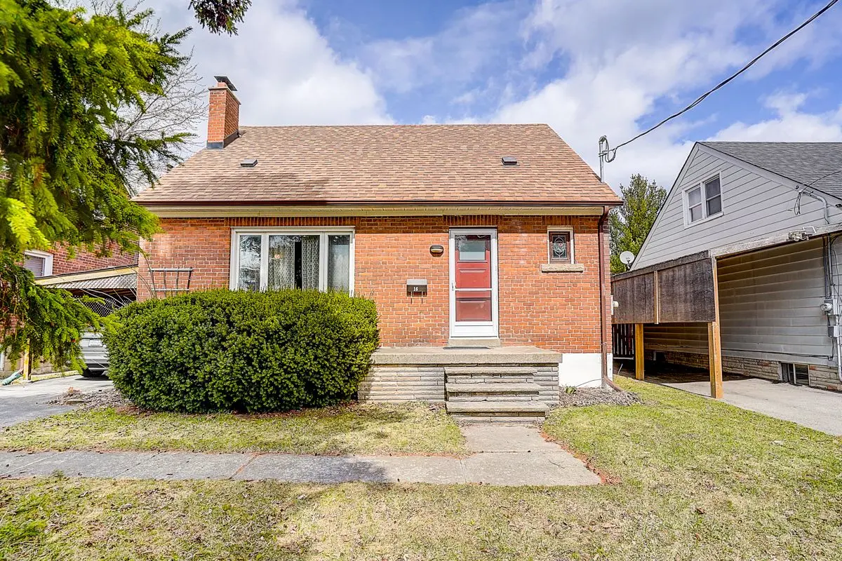16 Ayre Point RD, Toronto E08, ON M1M 1G5