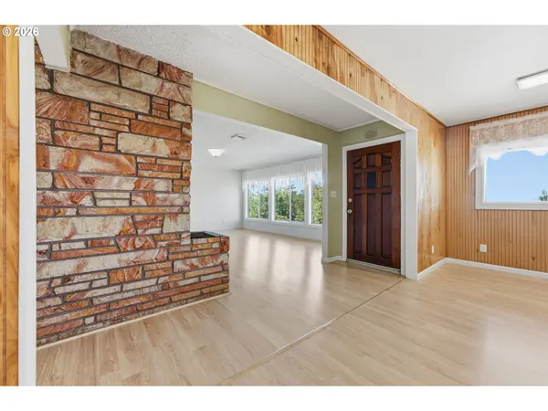 63654 AHILL RD, Coos Bay, OR 97420