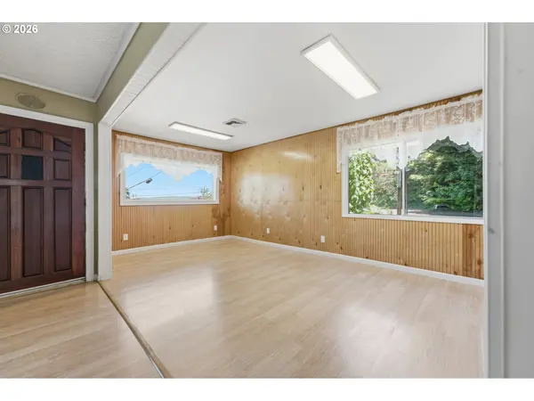 63654 AHILL RD, Coos Bay, OR 97420