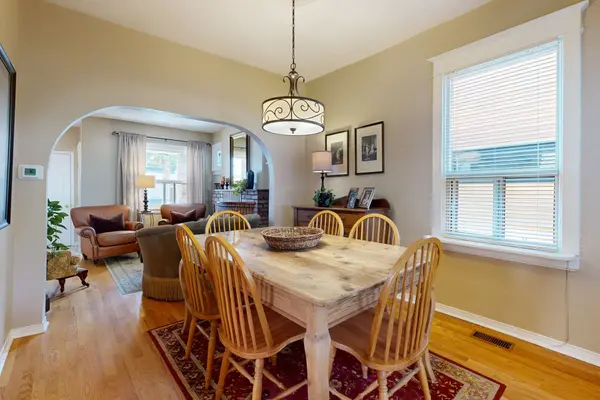 92 Eileen AVE, Toronto W03, ON M6N 1V4