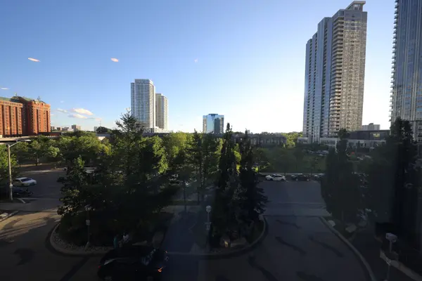 151 Village Green SQ #403, Toronto E07, ON M1S 0K5