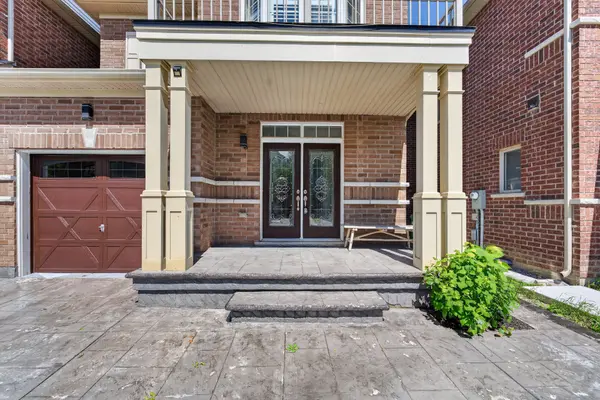 82 Humberstone CRES, Brampton, ON L7A 4C1