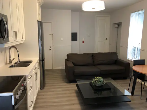 274 George ST #2B, Toronto C08, ON M5A 2N1