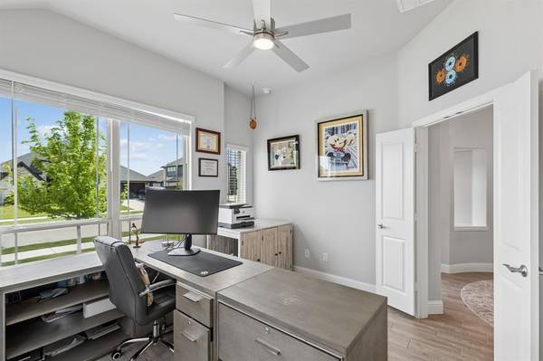 645 Winters Drive, Waxahachie, TX 75165