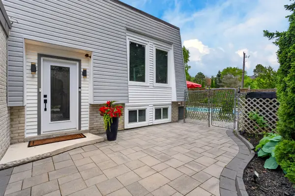 44 Pineridge DR, Caledon, ON L7E 0M4