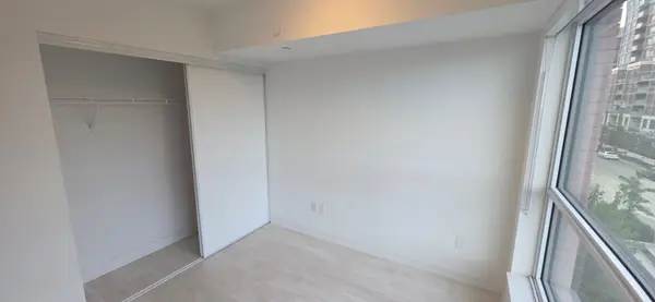 8 Tippett RD #309, Toronto C06, ON M3H 0E7