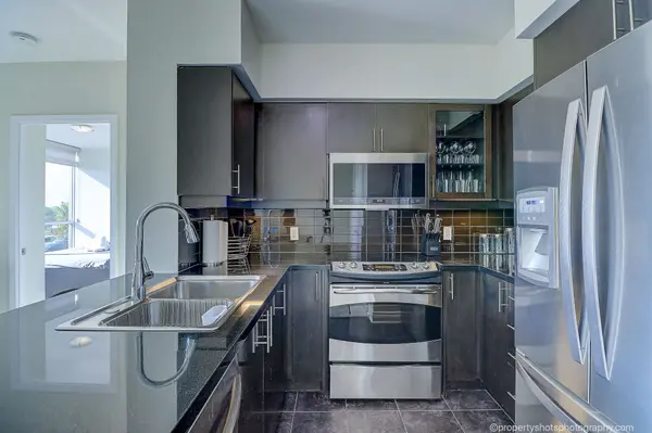1900 Lakeshore BLVD #303, Toronto W01, ON M6S 1A4