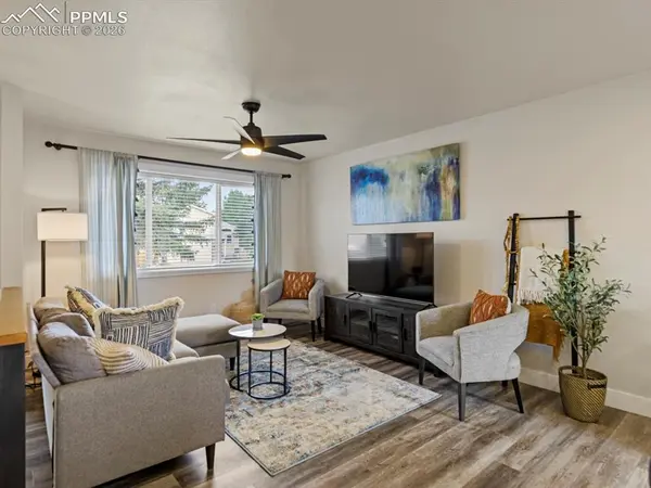 54 S Washington ST, Monument, CO 80132